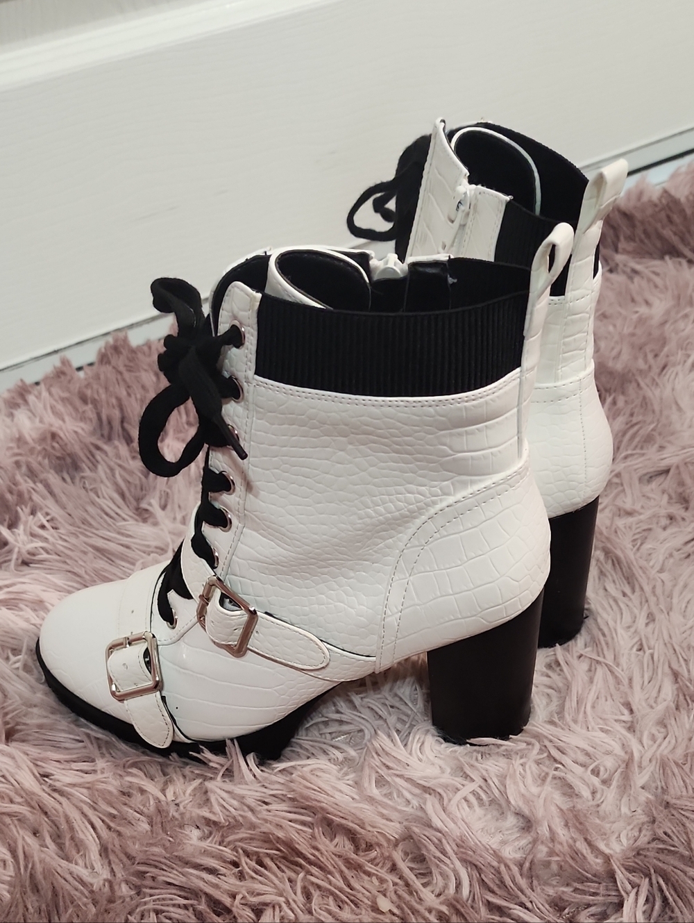 White Croc-Embossed Lace-Up Block Heel Ankle Boots with Buckle - Picture 2 of 2